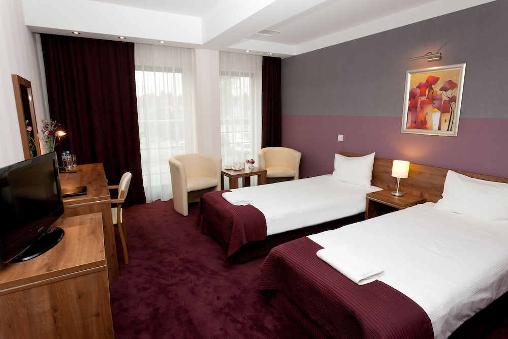 Standard Double or Twin Room - Photo 1