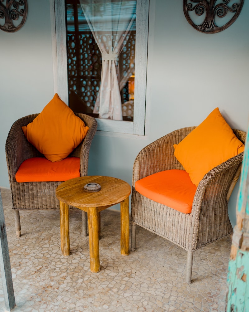 One Bedroom Bungalow Front Beach photo 3