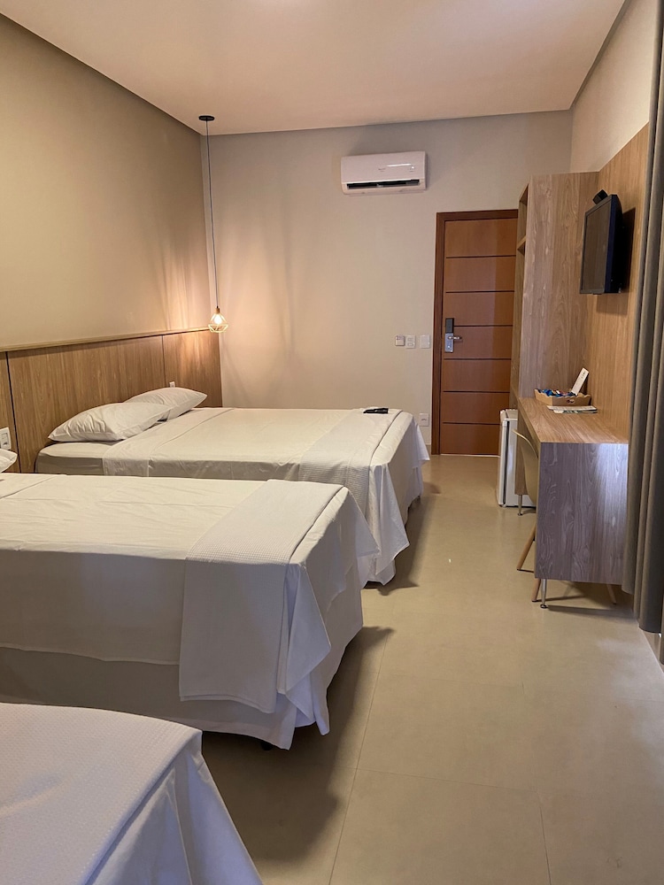 Superior Quadruple Room - Photo 3