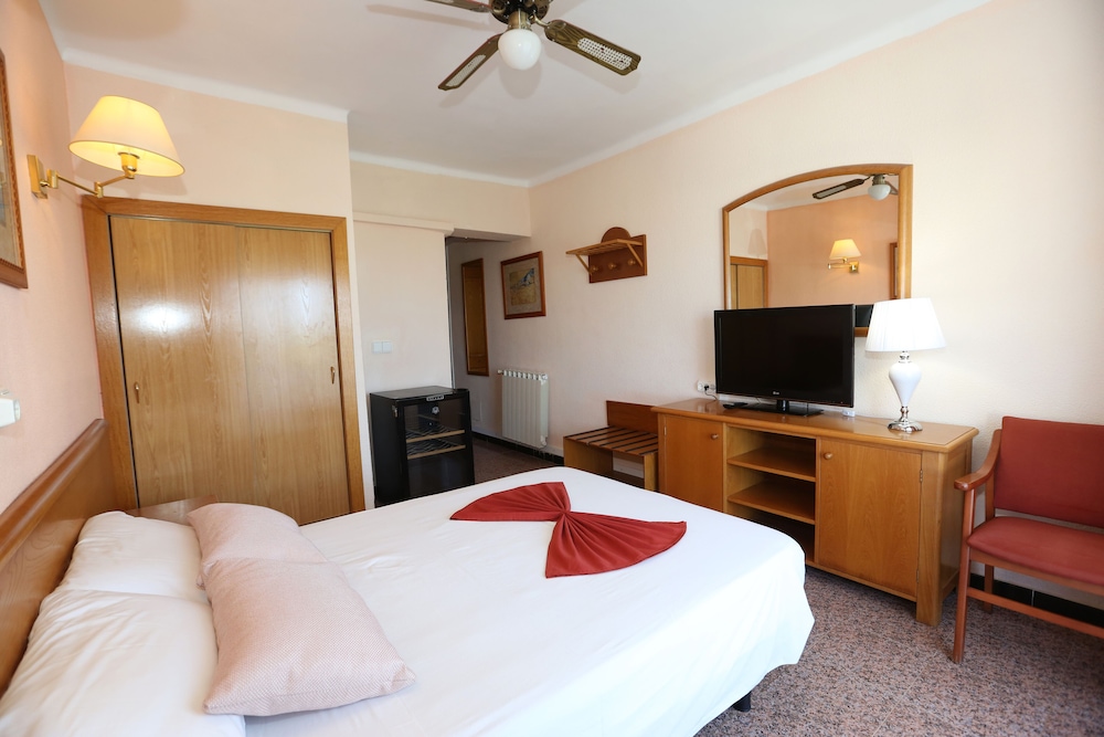 Standard Double Room, Balcony - Photo 6