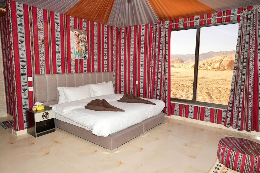 Deluxe Double Or Twin Tent, Mountain View