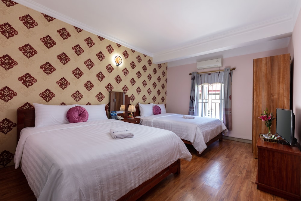 Deluxe Family Room, with Window (Free one way airport transfer)