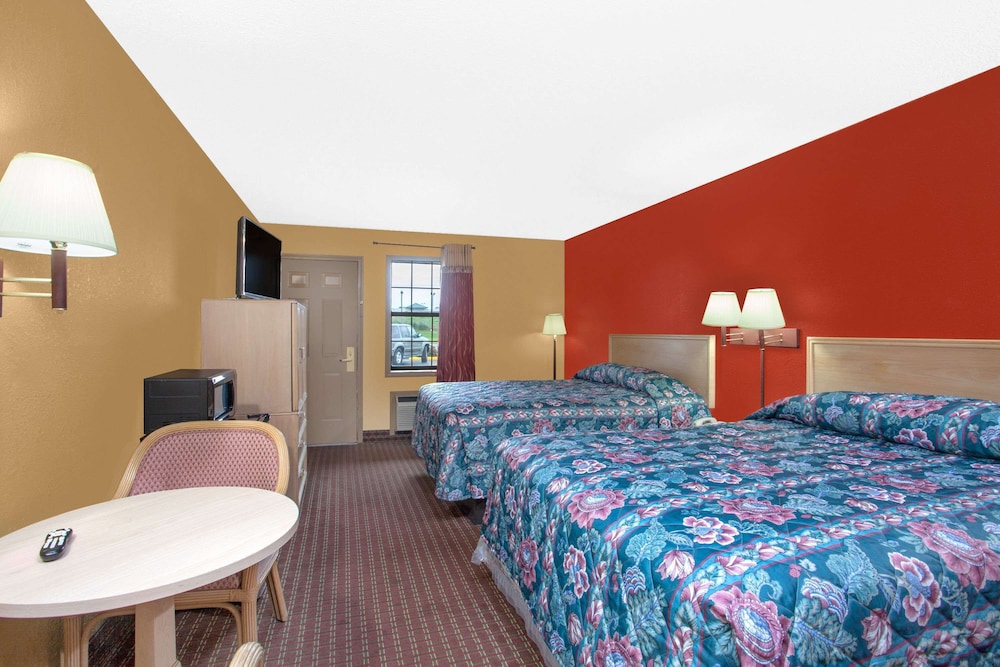 Room, 2 Double Beds photo 1