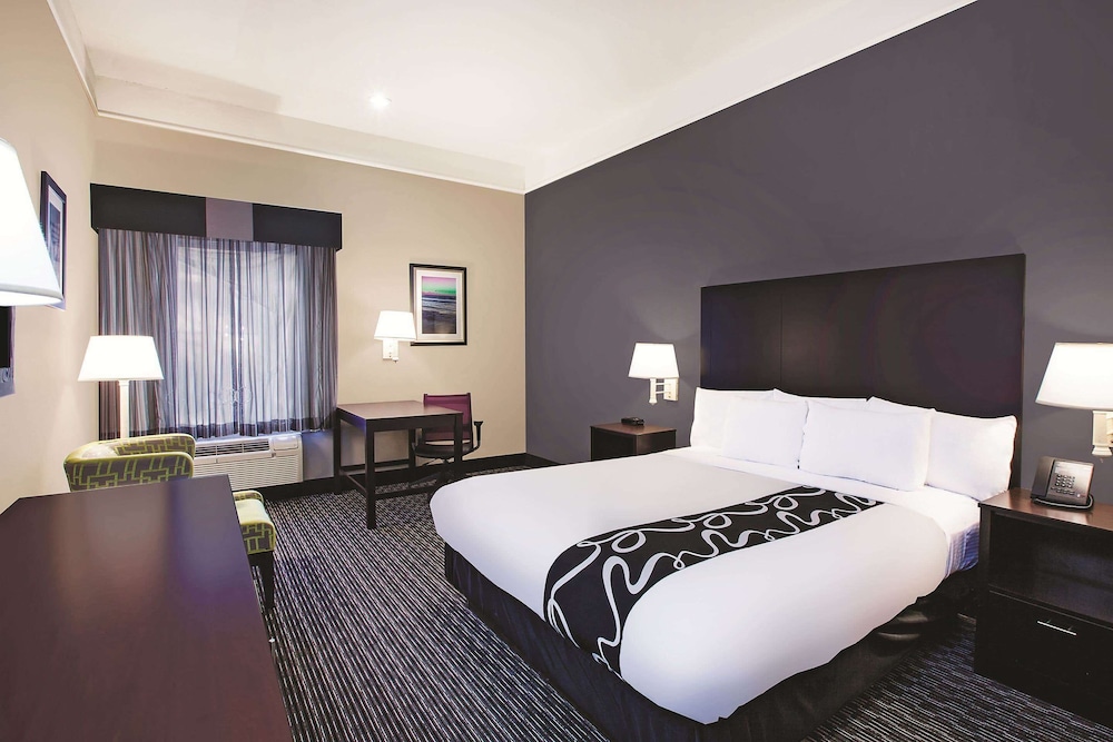 Room, 1 King Bed, Accessible (Tub with Grab Bars)
