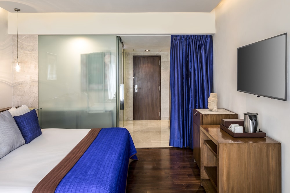 Luxury Premium Room - Photo 3