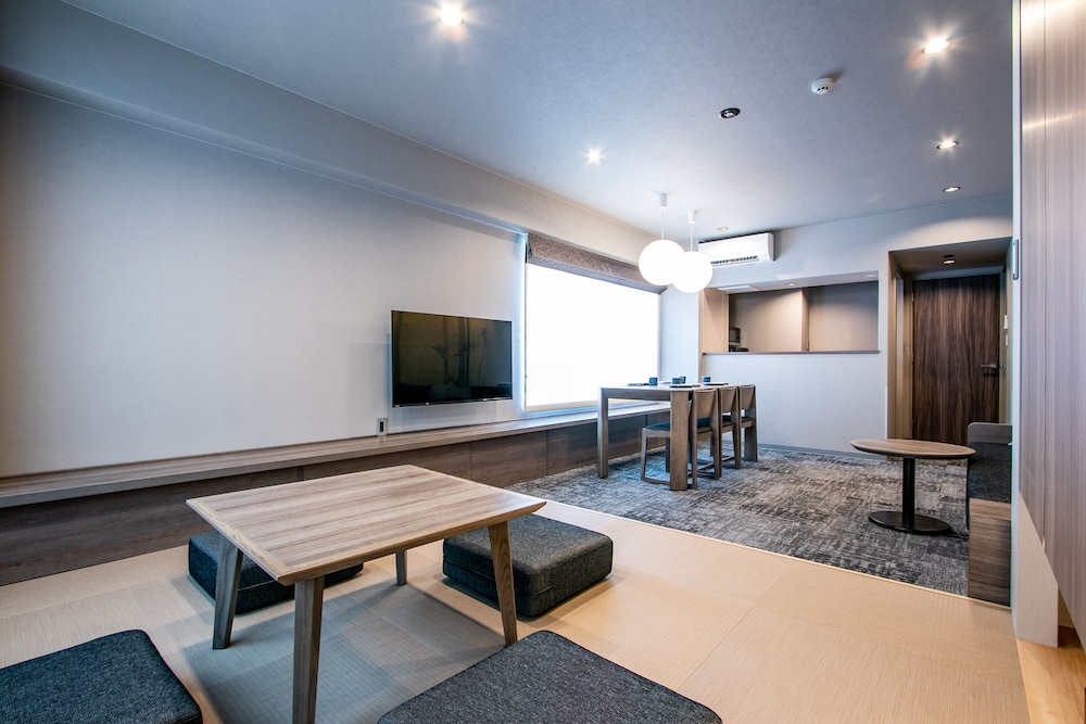 Premium Suite - 1BR with 6beds (with Tatami Room), Non Smoking thumbnail 6