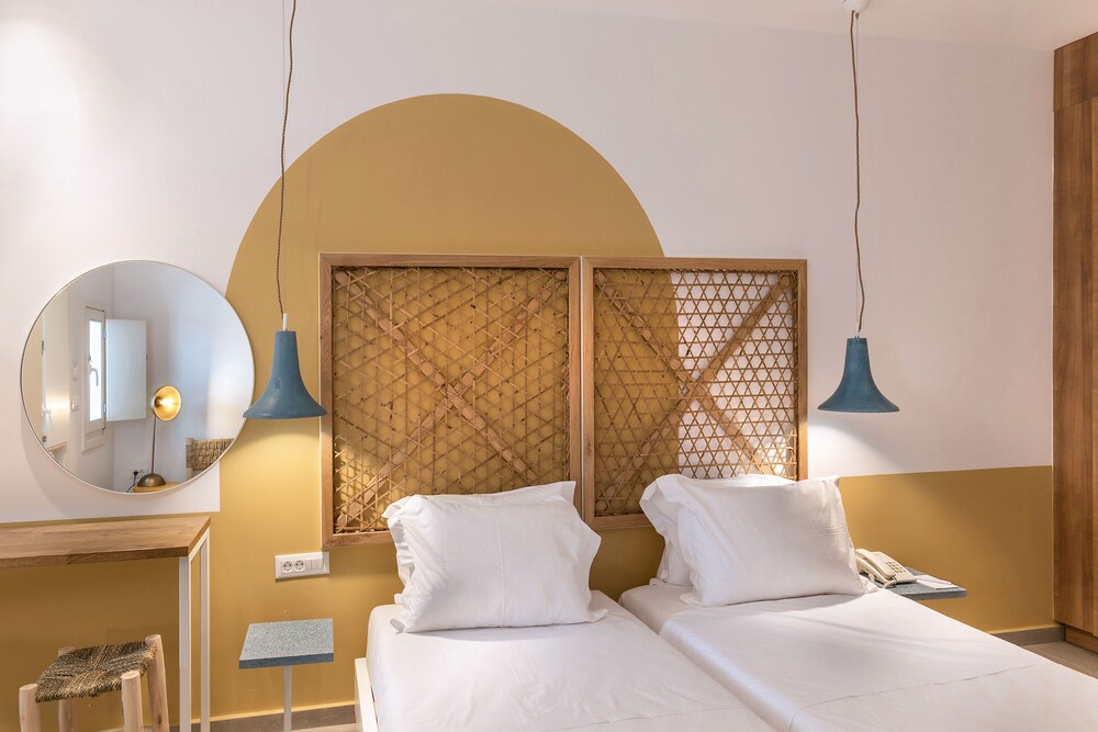 Double Room, Sea View (Pool Front) - Photo 5