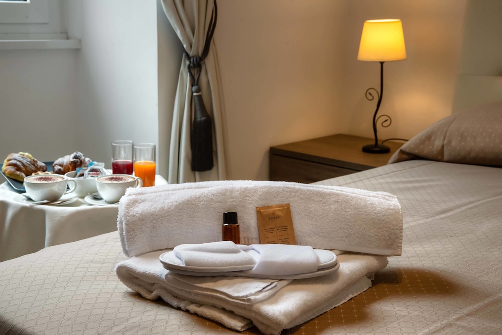 Classic Room, 1 Queen Bed, Ensuite photo 2