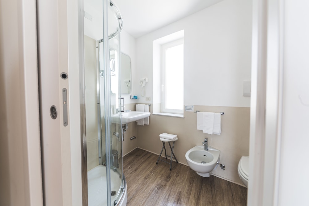 Triple Room - Photo 5