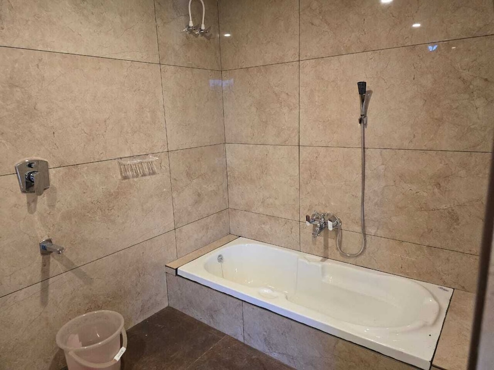 Luxury Suite, Air conditioning, Lake View
