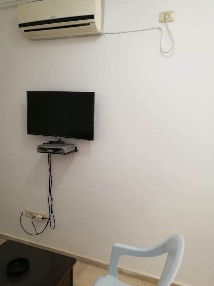 Comfort Apartment, 1 Queen Bed with Sofa bed, Accessible, Smoking
