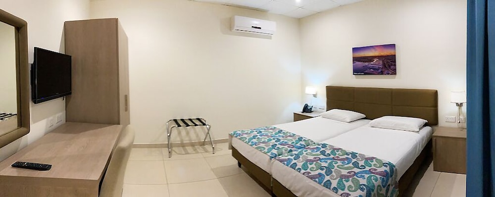 Superior Twin Room - Photo 1