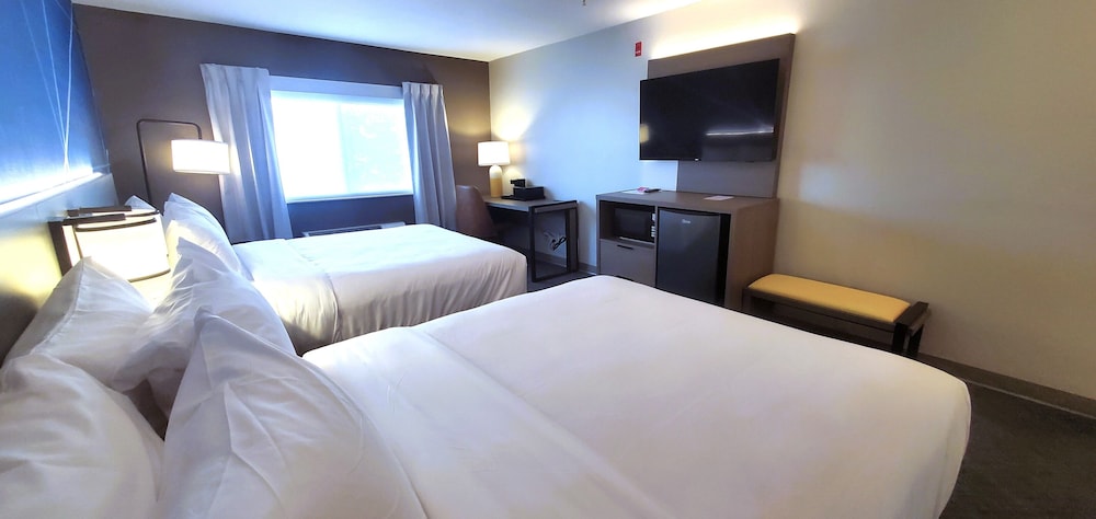 Standard Room, 2 Queen Beds, Non Smoking - Photo 5