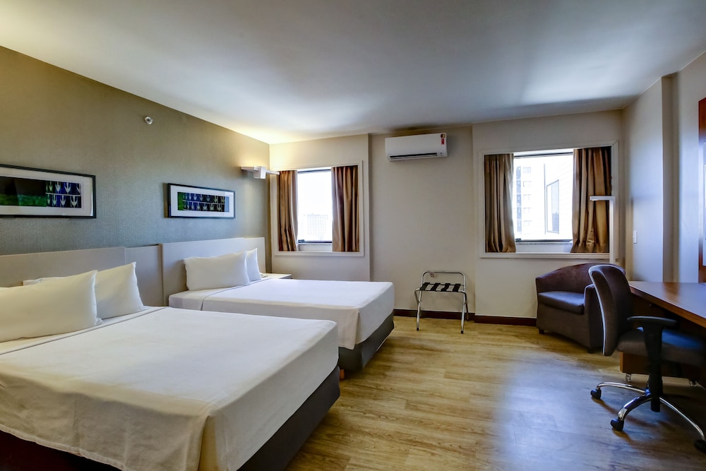 Luxury Suite, 2 Twin Beds, Non Smoking - Photo 1
