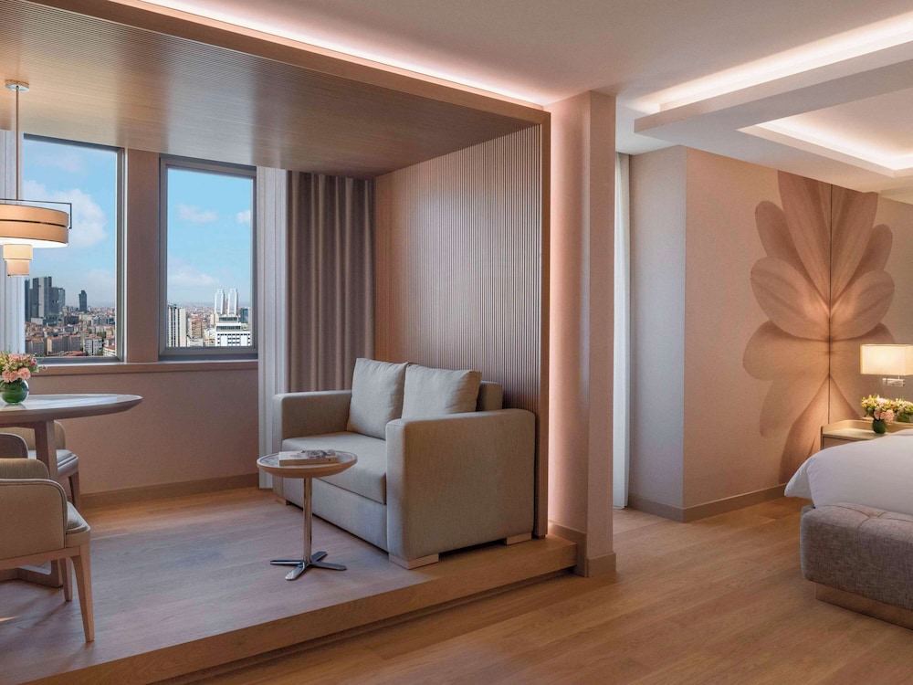 Deluxe Suite, 1 King Bed