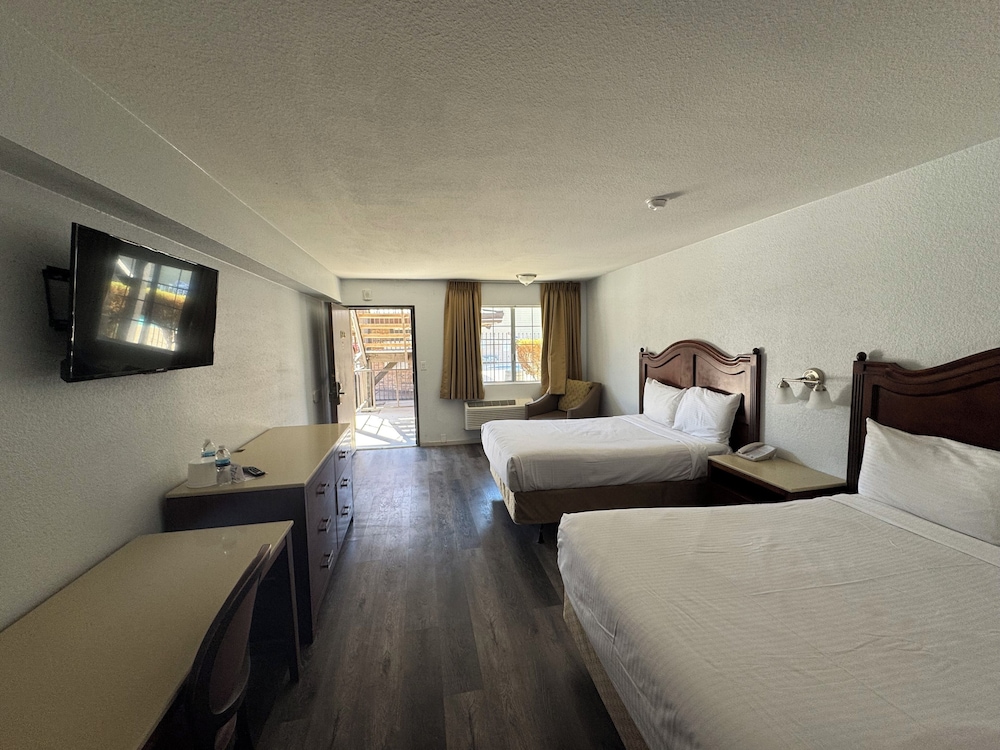 Superior Room, 2 Double Beds, Non Smoking photo 1