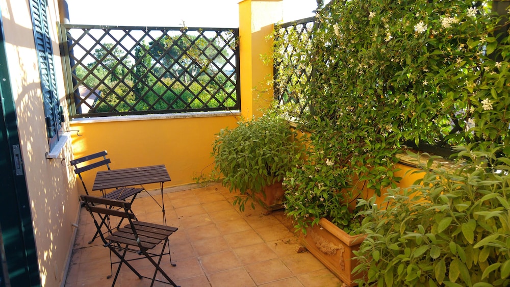 Junior Apartment, 1 Bedroom, Non Smoking, Garden View photo 3
