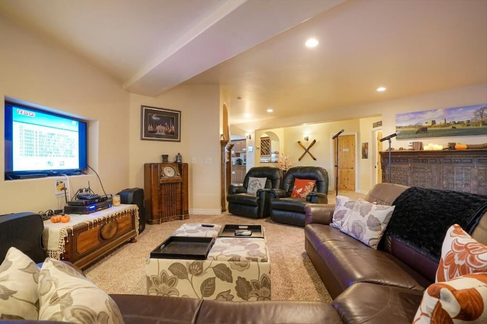 Silver Balcony Suite, Mountain View photo 2