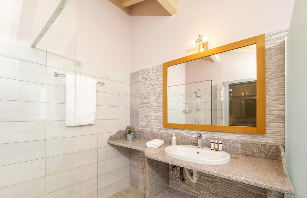 Villa photo 2