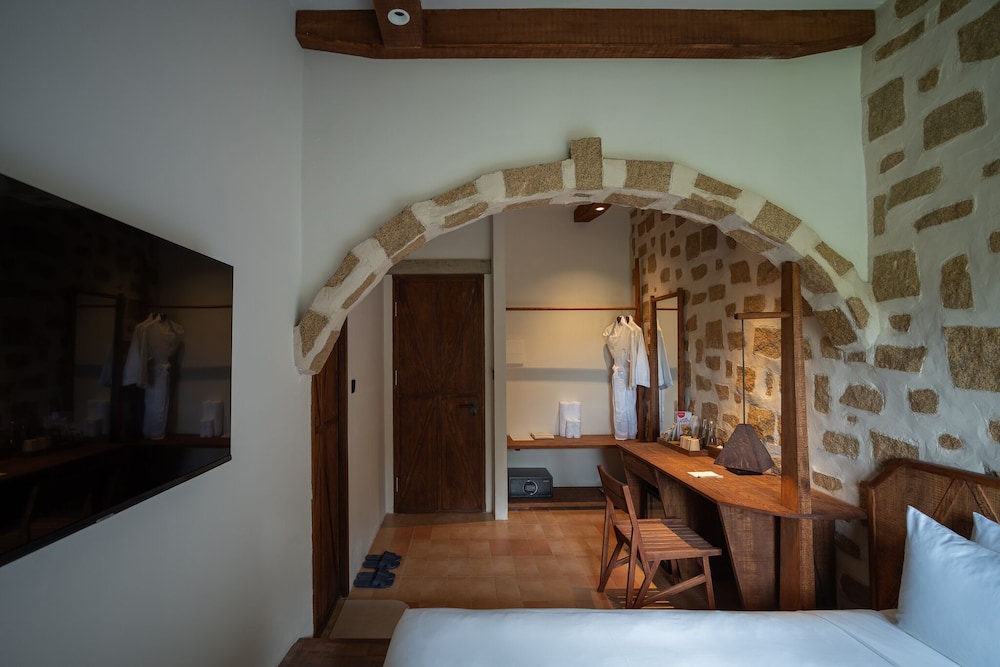 Classic Double Room, 1 Queen Bed, Bathtub photo 3