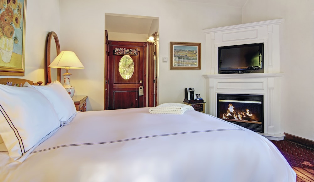 Standard Room, 1 Queen Bed (Van Gogh) photo 2