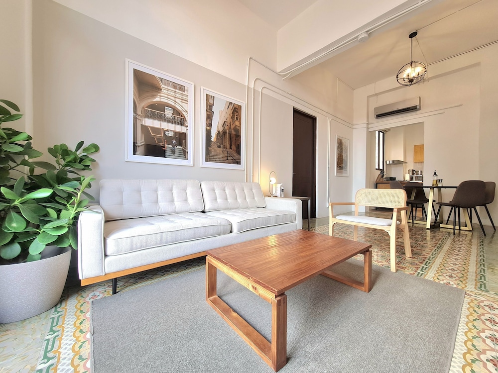 Apartment (1A) photo 1