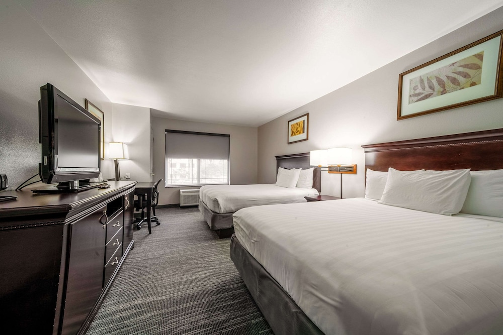 Suite, 2 Queen Beds, Non Smoking (Extended Stay) - Photo 2
