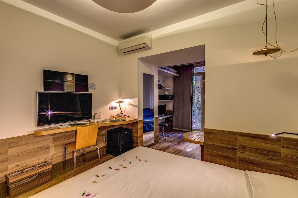Family Room, 1 Queen Bed with Sofa bed