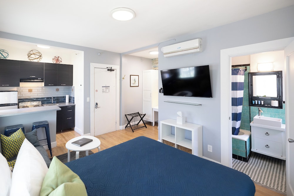 Corner Studio Suite photo 2