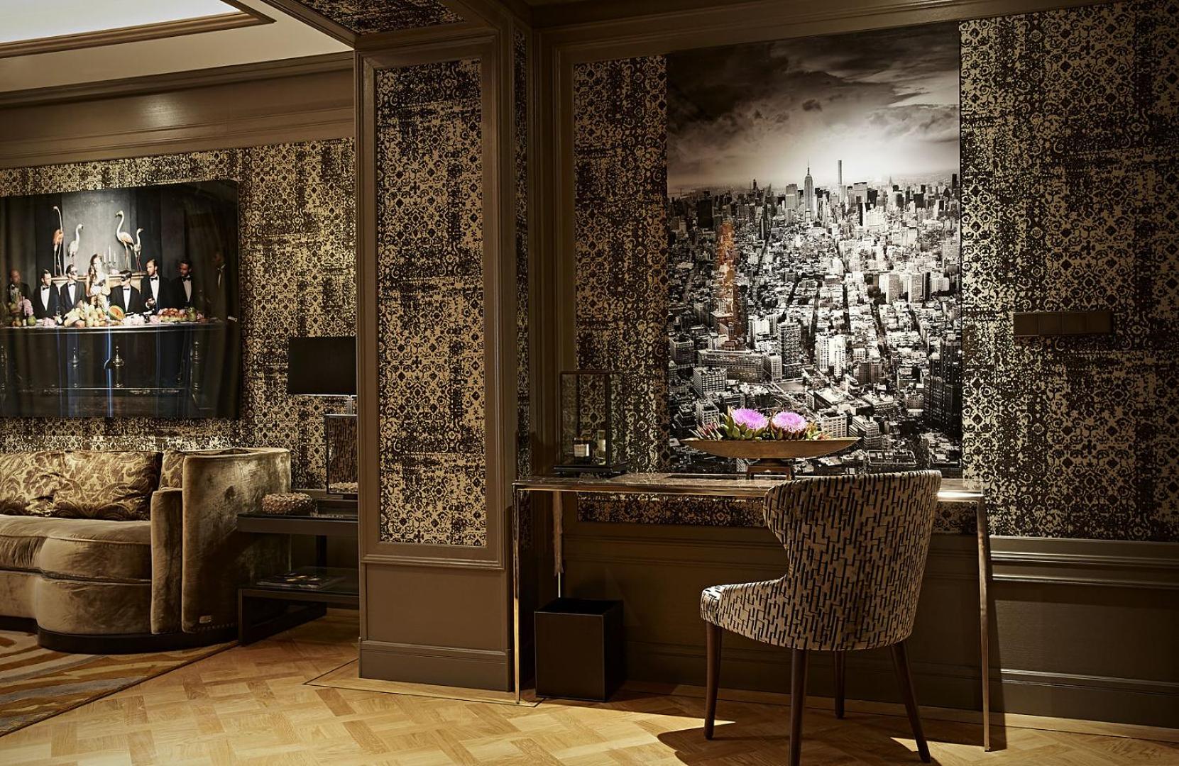 One Bedroom Suite Smoking