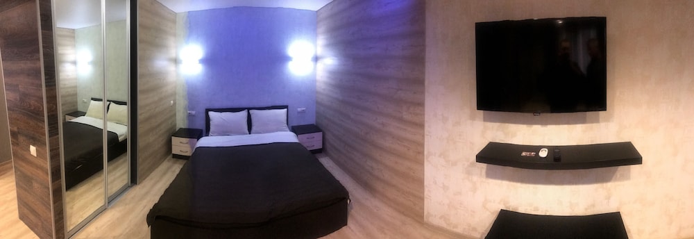 Classic Studio Suite, 1 King Bed With Sofa Bed, Kitchen photo 1