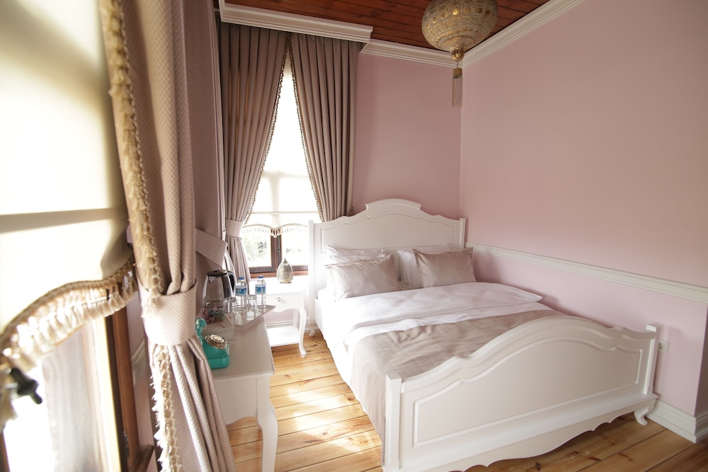 Elite Double Room, Garden View