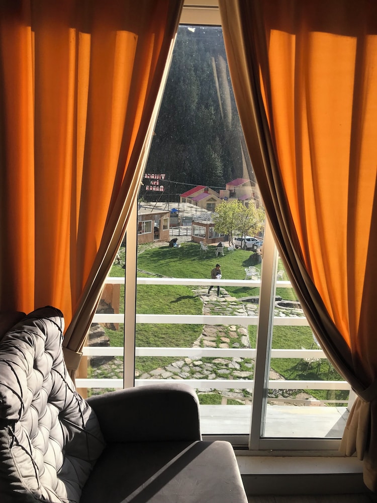 Family Double Room, Balcony, Hill View photo 3