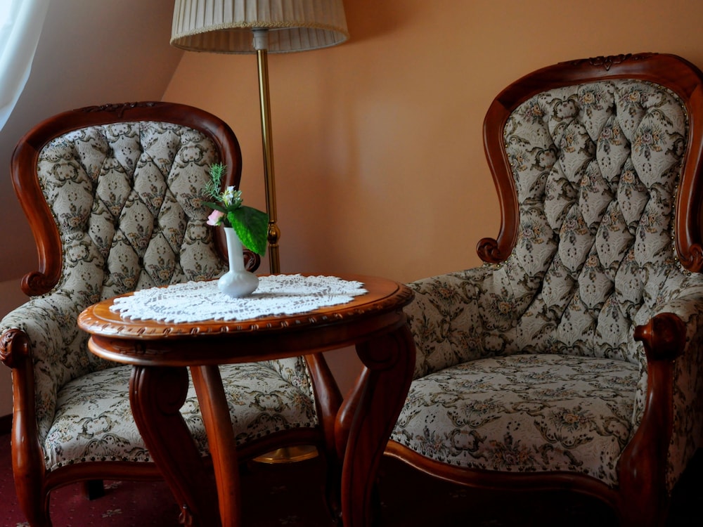 Superior Double Room thumbnail 6