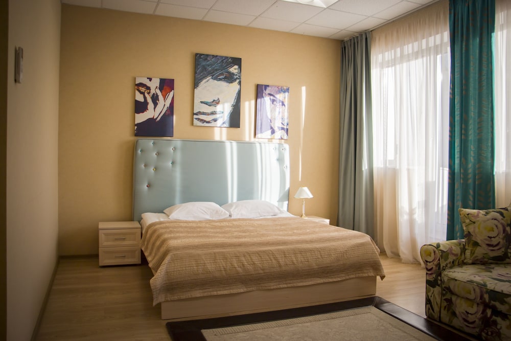 Comfort Double Room (Incl. Pool Access 07am-11am)