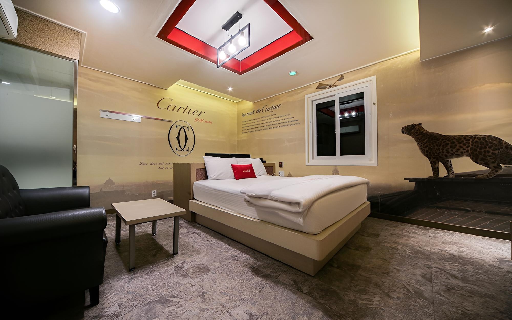 Room (VIP A (Netflix available)) photo 1