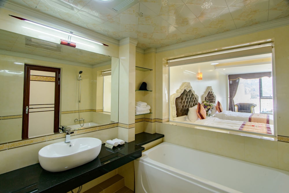 Deluxe Twin Room photo 3