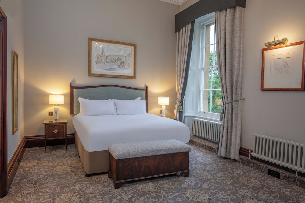 Oulton Hall Suite photo 3