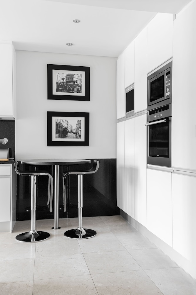 Luxury Suite, 2 Bedrooms - Photo 4