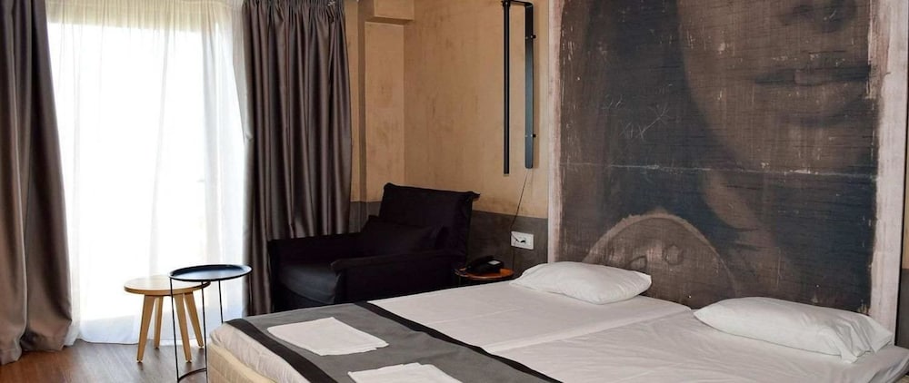 Double or Twin Room, 1 Double or 2 Twin Beds, Sea View - Photo 1