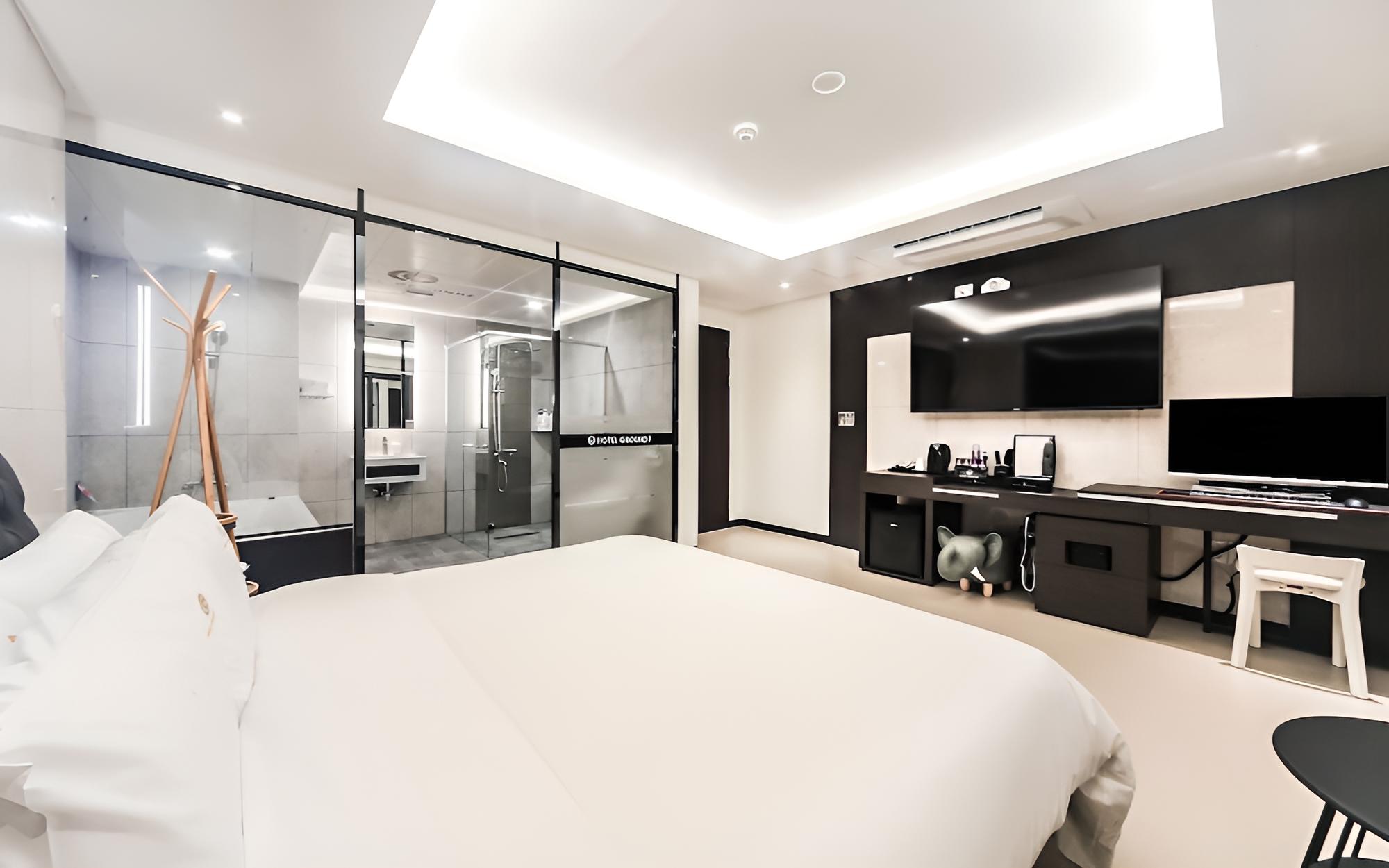 Room (Standard room (PC Netflix available a) - Photo 5
