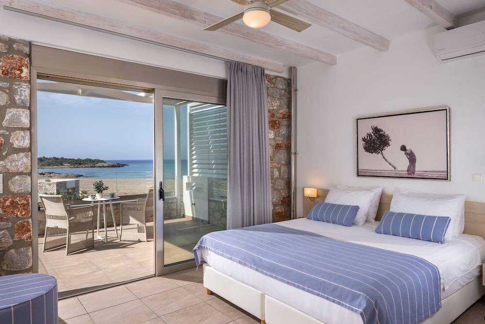 Luxury Villa, 1 Bedroom, Private Pool, Beachside (Kedros)
