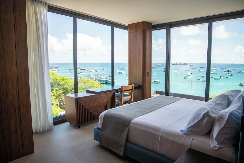 Suite, 1 King Bed (Kicker Rock) - Photo 5