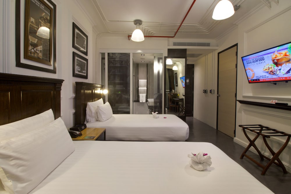 Deluxe Ocean View Twin Bed