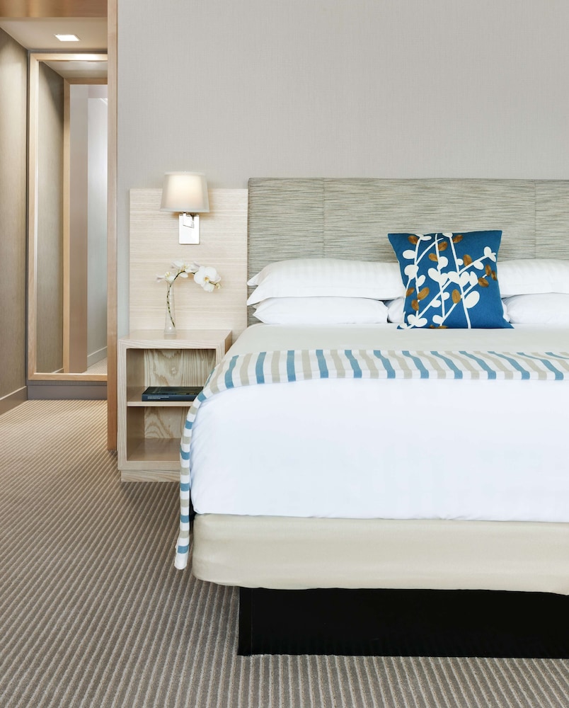 Studio Suite, Harbor View - Photo 3