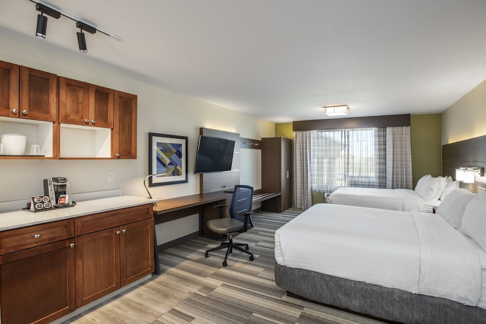 Suite, Multiple Beds (Extra Floor Space)