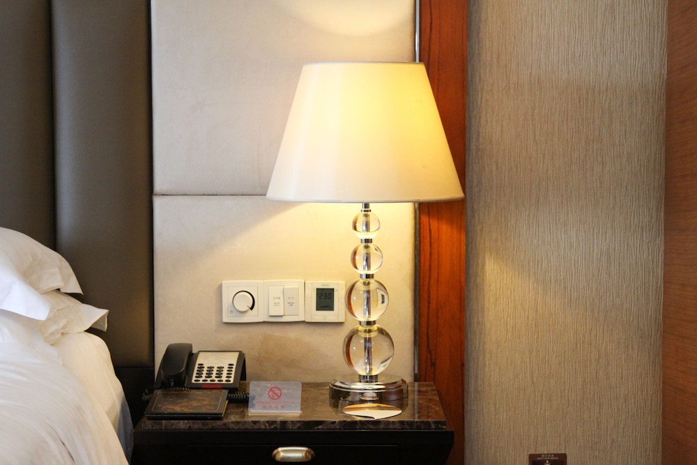 Executive Room, 1 King Bed, Non Smoking - Photo 4