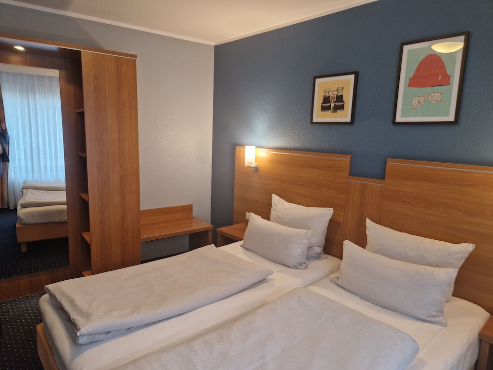 Suite, 1 Bedroom - Photo 3