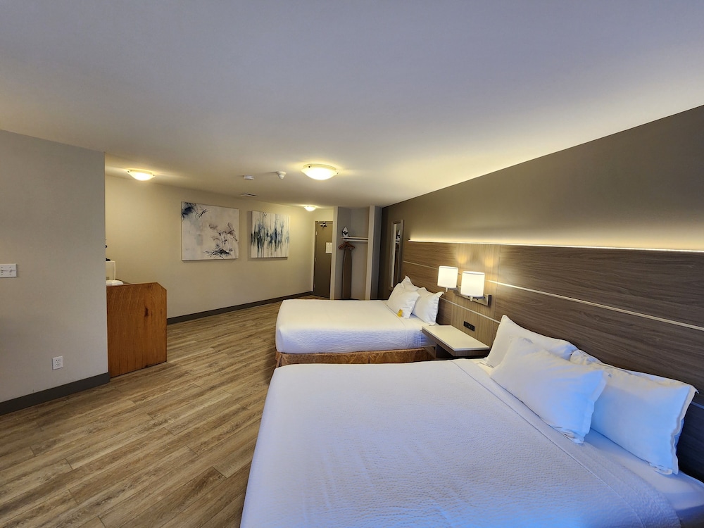 Deluxe Room, 2 Queen Beds, Non Smoking, Mountain View - Photo 4