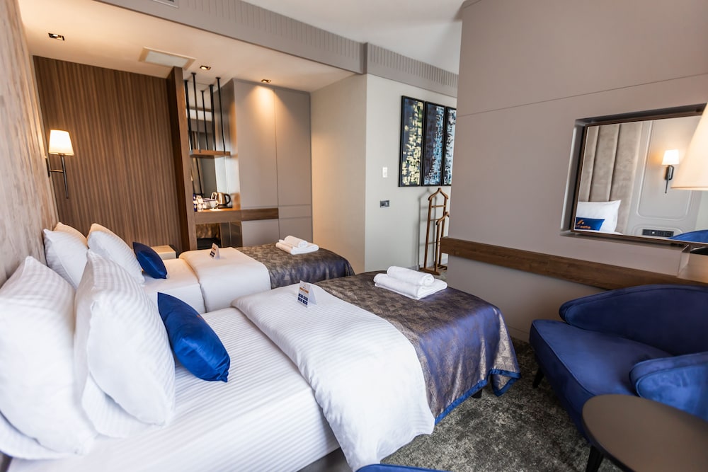Grand Room photo 3